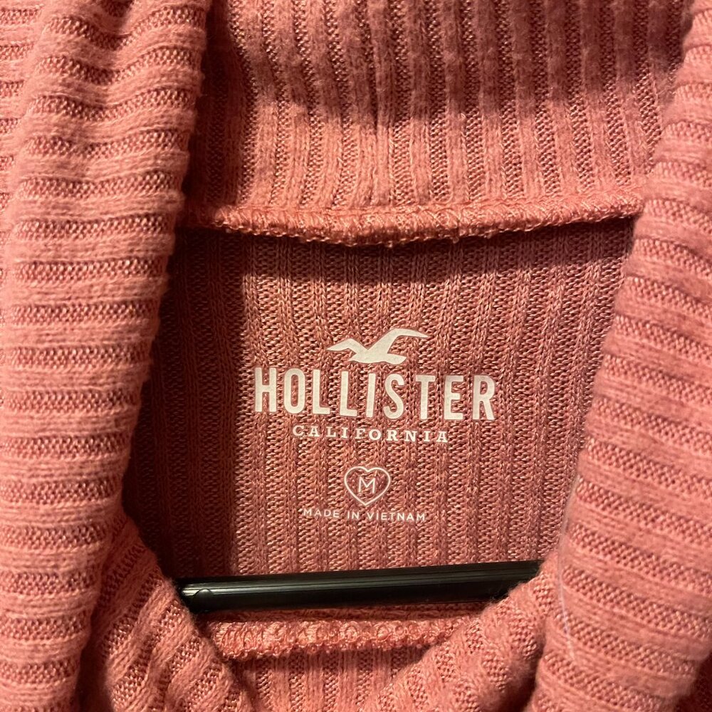 NWT Womens Cropped Hollister Sweater - Picture 3 of 6
